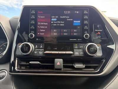 2021 Toyota Highlander, $29000. Photo 8
