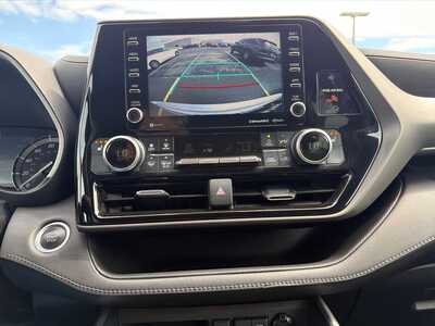 2021 Toyota Highlander, $29000. Photo 9