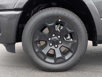 2027 RAM 1500 Crew Cab, $57742. Photo 4