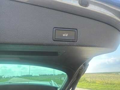 2012 Volkswagen Touareg, $0. Photo 12