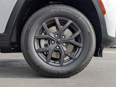 2027 Jeep Grand Cherokee L, $48611. Photo 4