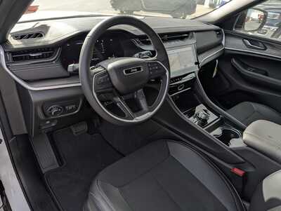 2027 Jeep Grand Cherokee L, $48611. Photo 5