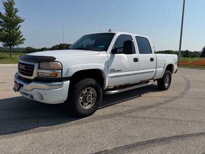 2006 GMC Sierra 2500HD, $7900. Photo 3