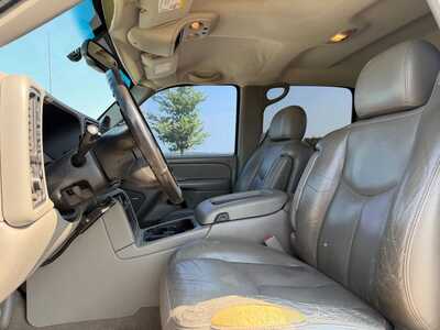 2006 GMC Sierra 2500HD, $7900. Photo 4