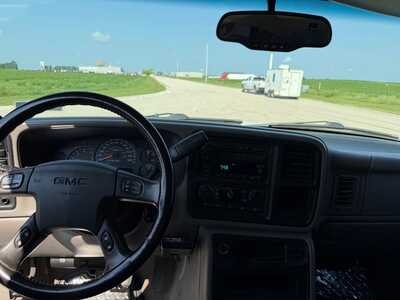 2006 GMC Sierra 2500HD, $7900. Photo 5
