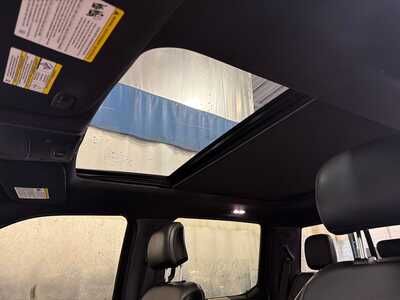 2017 Ford F150 Crew Cab, $22000. Photo 3