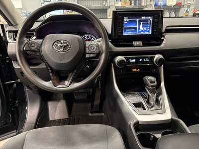 2019 Toyota RAV4, $23500. Photo 5