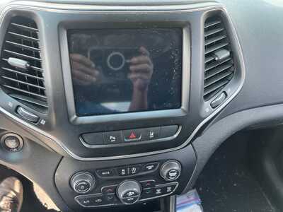 2021 Jeep Cherokee, $20000. Photo 12