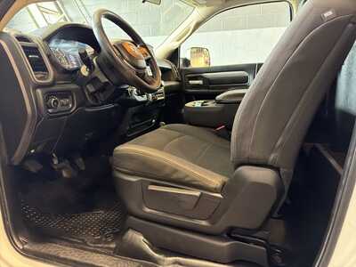 2019 RAM 3500 Reg Cab, $28000. Photo 3