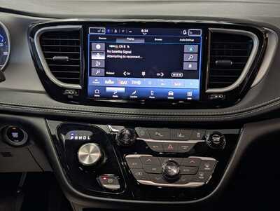 2027 Chrysler Pacifica, $42839. Photo 9