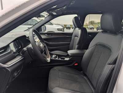 2026 Jeep Grand Cherokee, $42658. Photo 5