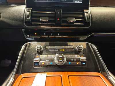 2018 Lincoln Navigator, $26500. Photo 7