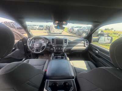 2022 RAM 1500 Crew Cab, $33000. Photo 3