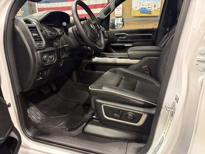 2025 RAM 1500 Crew Cab, $36900. Photo 4