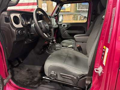 2024 Jeep Wrangler, $33000. Photo 4