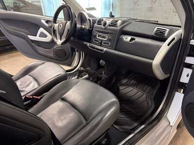 2009 Smart ForTwo, $5800. Photo 4