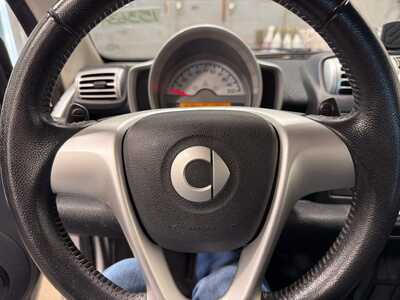 2009 Smart ForTwo, $5800. Photo 7