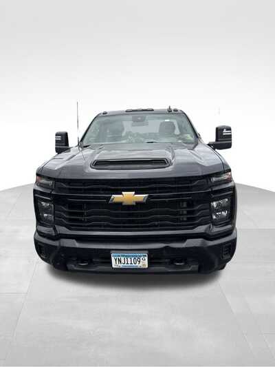 2024 Chevrolet 3500 Reg Cab, $45000. Photo 3
