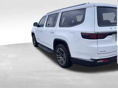 2022 Jeep Wagoneer, $32900. Photo 4
