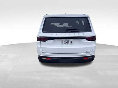 2022 Jeep Wagoneer, $32900. Photo 5