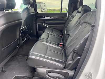 2022 Jeep Wagoneer, $32900. Photo 9