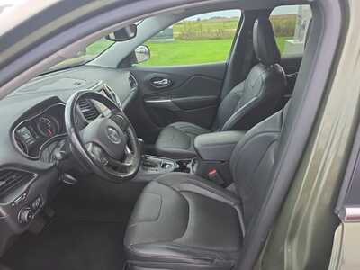 2021 Jeep Cherokee, $22000. Photo 9