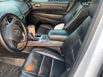 2019 Jeep Grand Cherokee, $22000. Photo 3