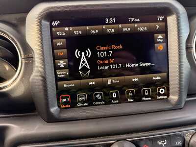 2021 Jeep Gladiator, $31000. Photo 5