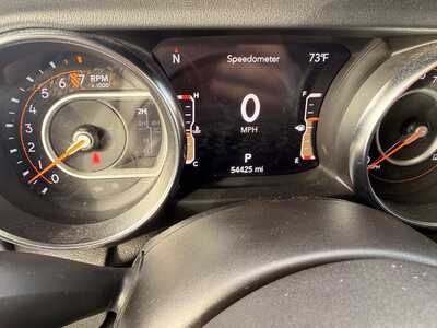 2021 Jeep Gladiator, $31000. Photo 9