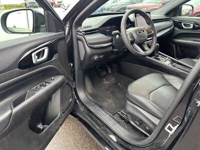 2025 Jeep Compass, $26000. Photo 3