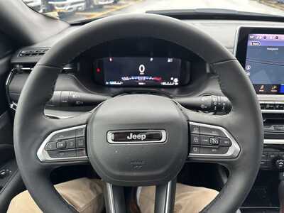 2025 Jeep Compass, $26000. Photo 5