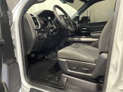 2022 RAM 2500 Crew Cab, $37000. Photo 2