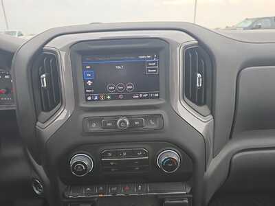 2024 Chevrolet 1500 Crew Cab, $35000. Photo 4