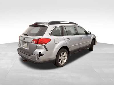 2014 Subaru Outback, $0. Photo 5