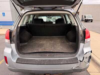 2014 Subaru Outback, $0. Photo 8