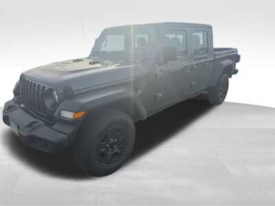 2022 Jeep Gladiator, $27000. Photo 2