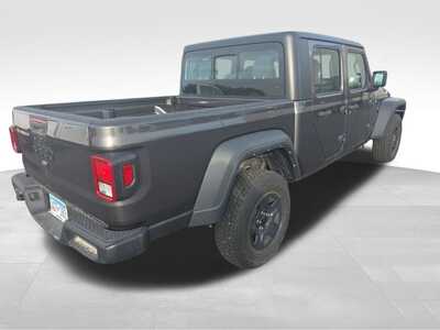2022 Jeep Gladiator, $27000. Photo 6