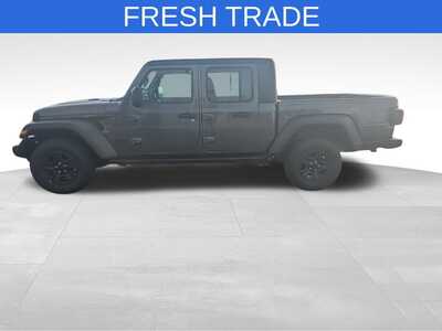 2022 Jeep Gladiator, $27000. Photo 1