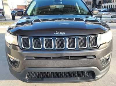 2018 Jeep Compass, $9995. Photo 5