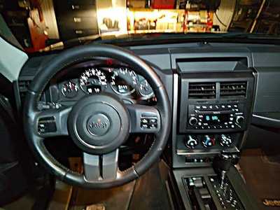 2011 Jeep Liberty, $7995. Photo 11