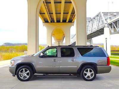 2012 Chevrollet Suburban, $7995. Photo 2