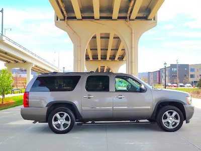 2012 Chevrollet Suburban, $7995. Photo 6