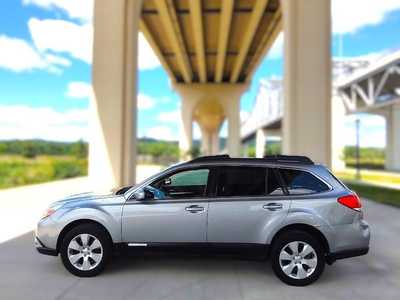 2010 Subaru Outback, $6495. Photo 2