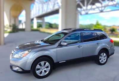 2010 Subaru Outback, $6495. Photo 1