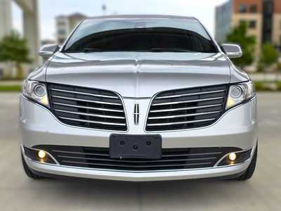 2019 Lincoln MKT, $24995. Photo 11