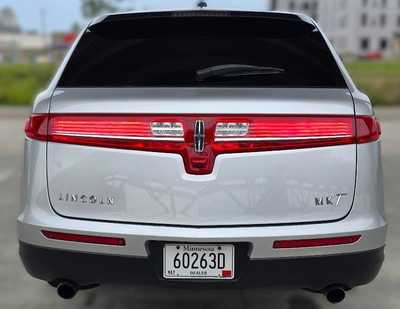 2019 Lincoln MKT, $24995. Photo 4