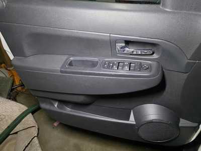 2010 Jeep Liberty, $5995. Photo 12
