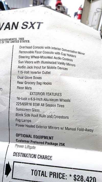 2010 Dodge Caravan, Grand, $3995. Photo 12