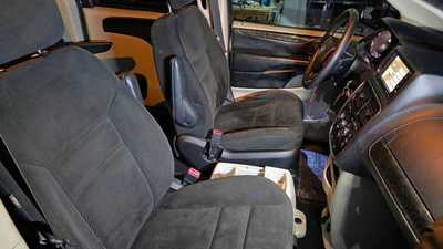 2016 Dodge Caravan, Grand, $4995. Photo 10