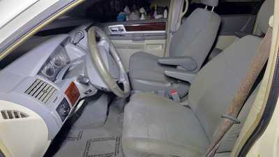 2010 Chrysler Town & Country, $2995. Photo 11